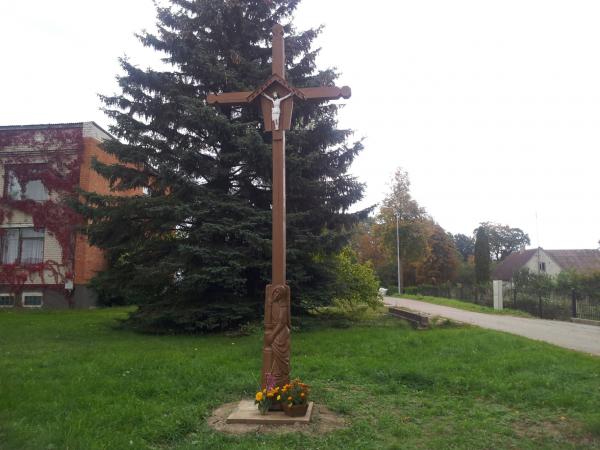 Kryžius Pervalkų kaimo žmonėms